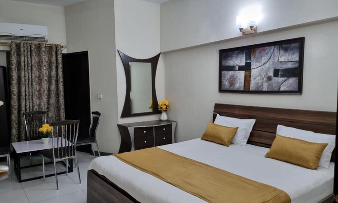 Gulshan-e-Iqbal Appartement | Eniter Two Bedrooms Luxry Apartment