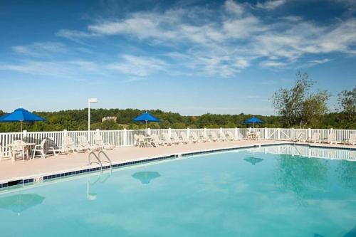 Gordonsville Maison | Enjoy 1000 acres of rolling hillside on this equestrian themed resort 1BD condo