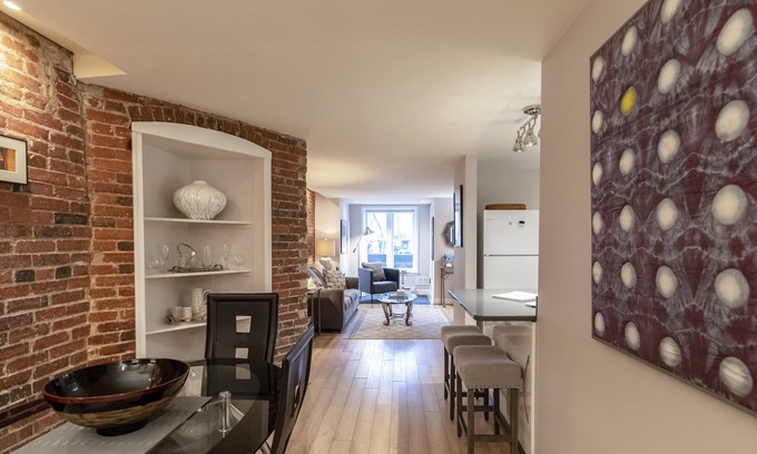 Capitol Hill Appartement | Profitez d'une expérience classique Capitol Hill à seulement 5 pâtés de maisons du siège du pouvoir.
