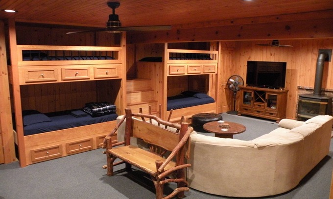 Prattsburgh Maison | Profitez d'un chalet confortable sur le lac Keuka avec de belles vues et un front de mer spacieux