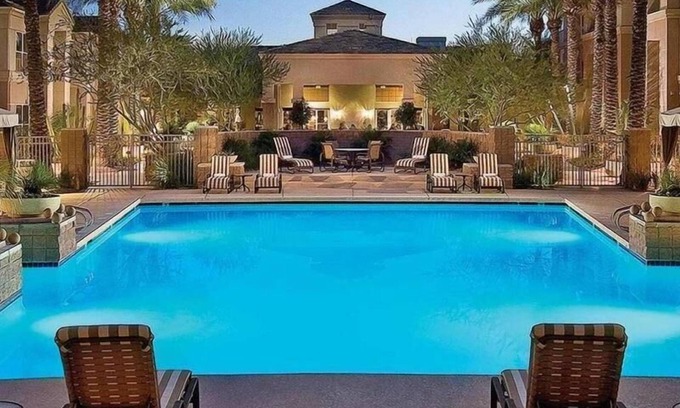 Gainey Village Villas Station Balnéaire | Enjoy a Hassle-Free Stay! w/ Pool, Short Drive to OdySea Aquarium, Pet-Friendly!