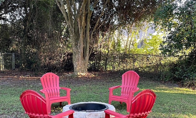 Bartow Maison | Enjoy a little bit of country in the city