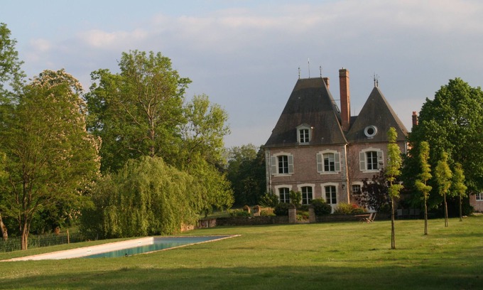 Brinon-sur-Sauldre Autre | La vie de château avec Piscine chauffée, à 1h30 de Paris-12p