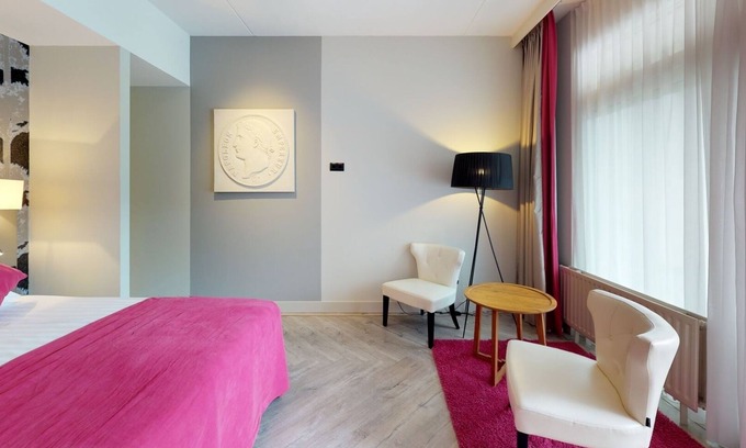 Municipality of Zeist Hôtel | Enjoy a Restful Retreat with On-site Dining, Free Parking, and Peaceful Surround