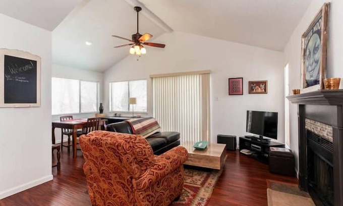 Cherry Creek Commercial Copropriété | Profitez d'un condo spacieux qui est tout à vous!