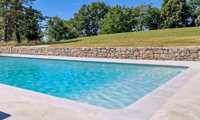 Tombeboeuf Maison | Enjoy a wonderful time in this child-friendly country house with pool and panoramic views.