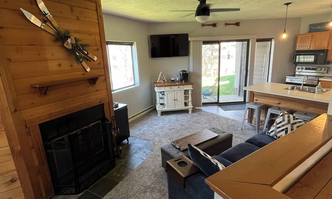 Jefferson Township Copropriété | Enjoy all the Laurel Higlands has to offer! Skiing, hiking, biking…
