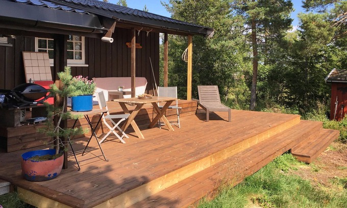 Lardal Municipality Maison | Enjoy an active vacation on Omholtfjell in this cozy cabin.