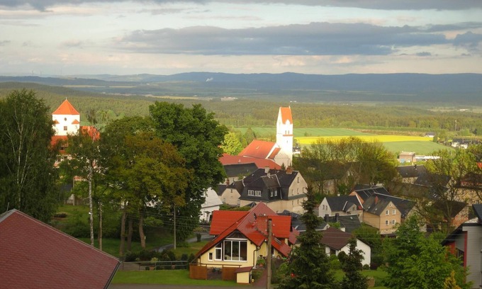 Bad Brambach Appartement | Profitez et détendez-vous avec une magnifique vue panoramique au château de Schönberg