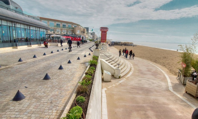 Quartier du Casino Appartement | A CHATELAILLON plage et mer sur place,tennis et l'été piscine gratuits