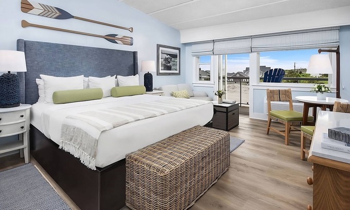 Silver Beach Hôtel | Enjoy Comfort and Convenience on your Vacation! FREE Parking, Indoor Pool!