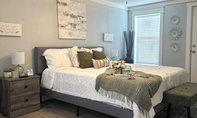 Caddo Heights-South Highlands Maison | "Enjoy Comfort in Every Stay"