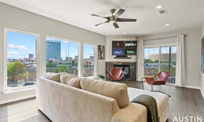 Swede Hill Maison | Enjoy DT In A Newly Renovated Home Covered Patio