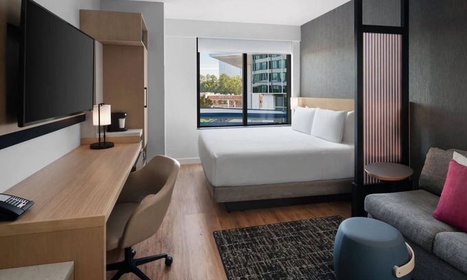 Dunwoody Hôtel | Enjoy Free Breakfast and Bring Your Pet — Close to Malls and Parks