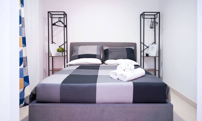 Centro Giano Appartement | Enjoy Giallo: Stunning Studio Apartment in Rome.