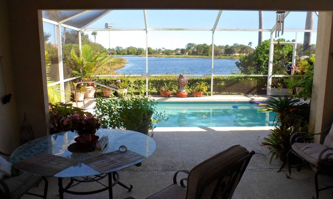 Hobe Sound Maison | Profitez de golf et de tennis dans une maison sympathique Pet dans résidence sécurisée Lost Lake Village