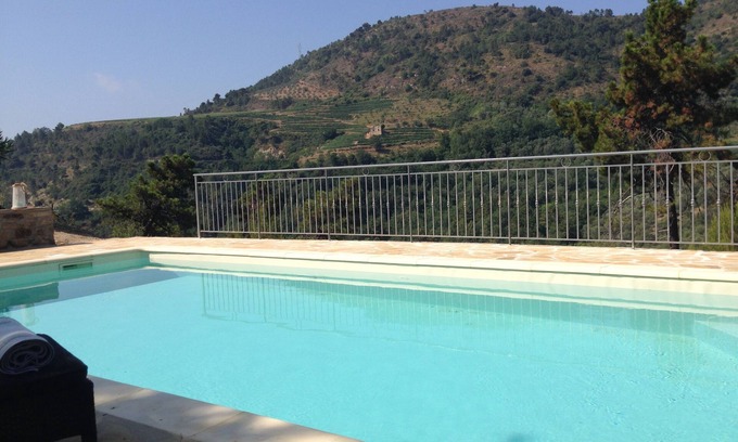 Camporosso Maison | Profitez de la nature en toute intimité avec piscine. Belle vue sur les vignes et la mer.