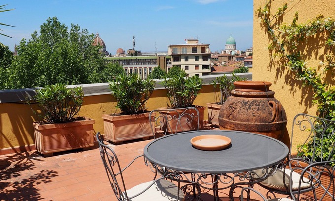 Santa Croce Appartement | Enjoy Panoramic Views Of Florence From Your Rooftop Terrace
