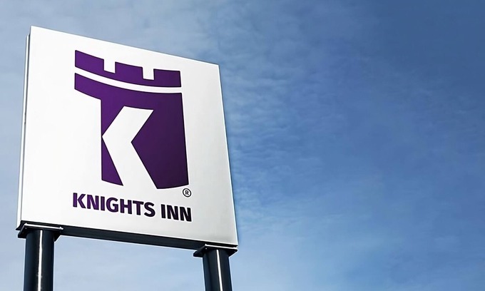 Fairview Hôtel | Enjoy Pleasant Stay in Knights Inn Fairview! Free Parking, Pet-friendly