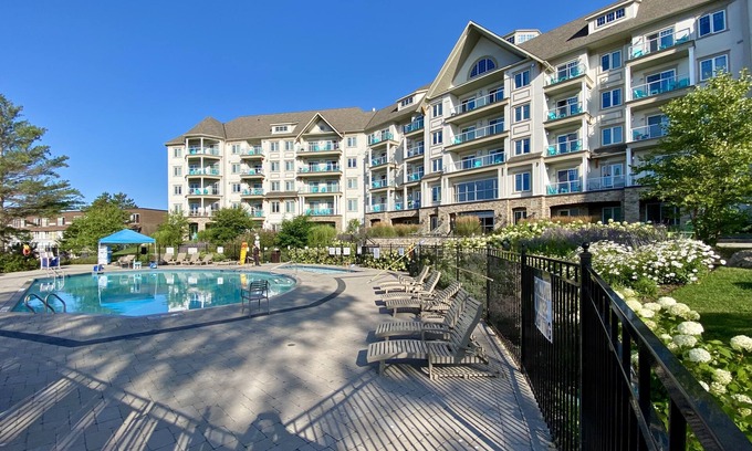 Huntsville Copropriété | Enjoy some Muskoka Magic of your own year round in this deluxe four season condo