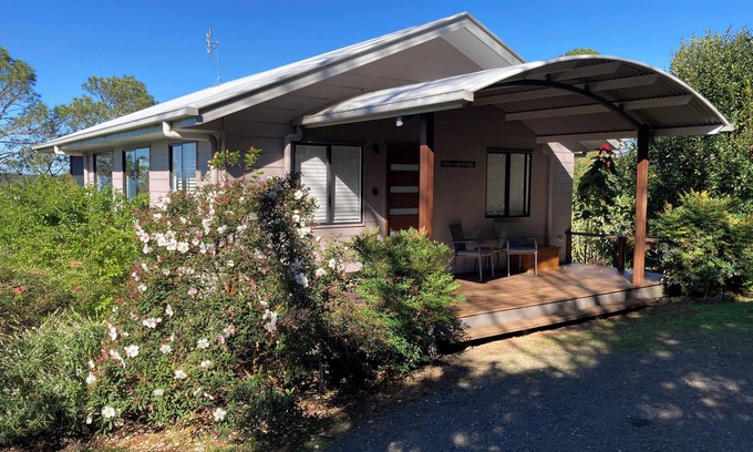 Wootha Maison | Enjoy stunning views of the Glasshouse Mountains and the rolling countryside