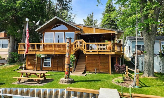 Rodney Cabine | Enjoy the Peace and Calm of our Lake Cabin and Create FAMLY MEMORIES