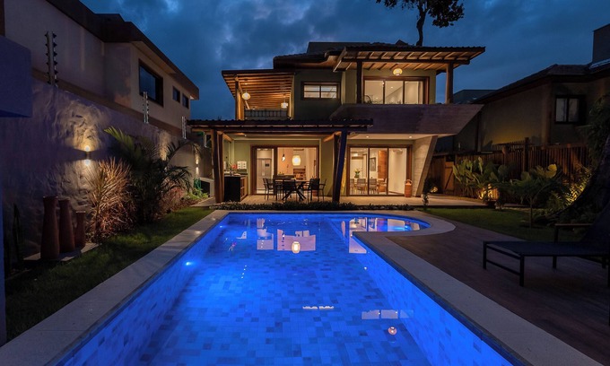 Arraial d'Ajuda Maison | Enjoy this brand-new and luxurious villa located just 100m from Araçaipe beach!