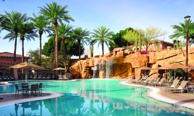 North Scottsdale Appartement | Enjoy two outdoor pools in this resort setting 1BD resort condo