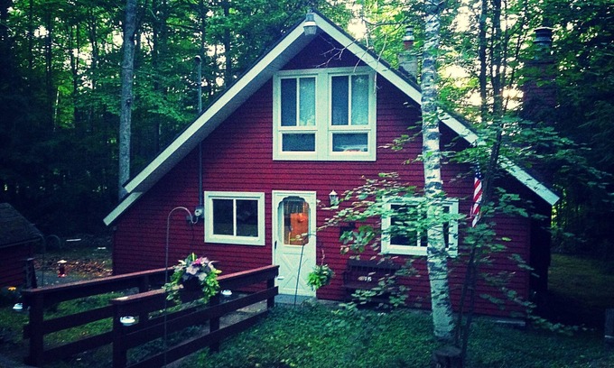 Johannesburg Chalet De Ski | Enjoy your Getaway at the Peaceful Lakefront Chalet!