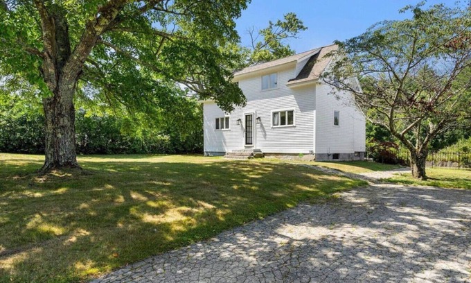 Hampton Falls Maison | Enjoy your own home in Hampton Falls!