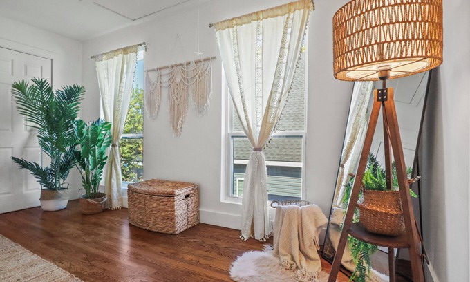 Kessler Maison | Enjoyable 3-bedroom house with AC in vibrant Dallas