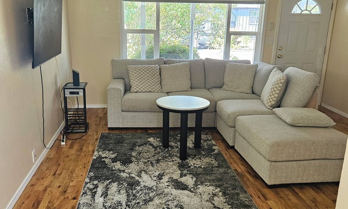 Federal Way Maison | Enjoyable 4-bedroom house in Federal Way nIt has Beutyfull patio for relaxing