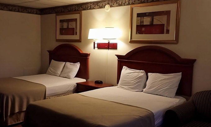 Campbelltown Hôtel | Enjoyable Stay For Sure! 4 Relaxing Units w/ FREE Breakfast, Swimming Pool!