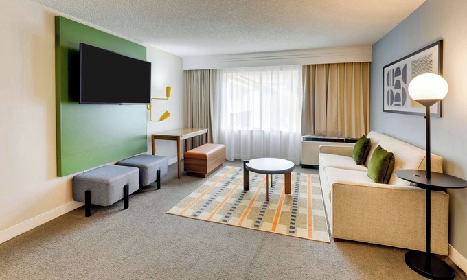 Oyster Point Hôtel | Enjoyable Trip! Spacious and Pet-friendly Unit, Onsite Parking