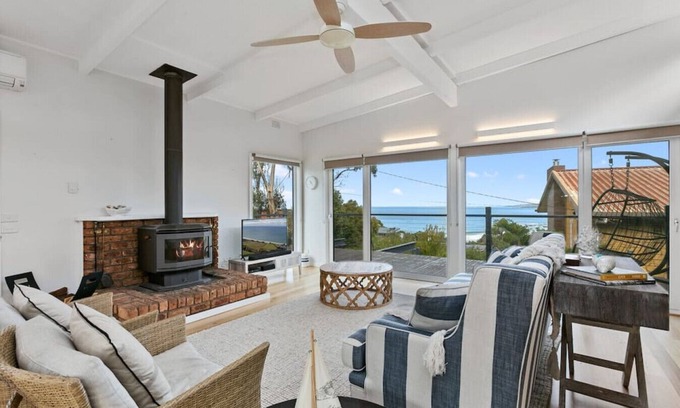 Skenes Creek Maison | Enki's Rest - Stylish home with ocean views