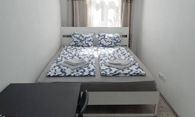 Simmering Appartement | Enkplatz U3 Getaway: Affordable 5-BR Apartment