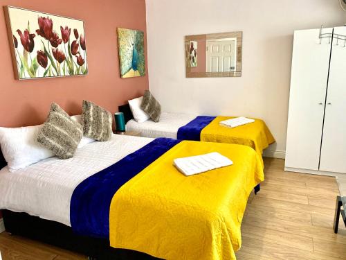 Cranbrook Appartement | Ensuite Apartment with small Kitchenette, Private Bathroom and Parking