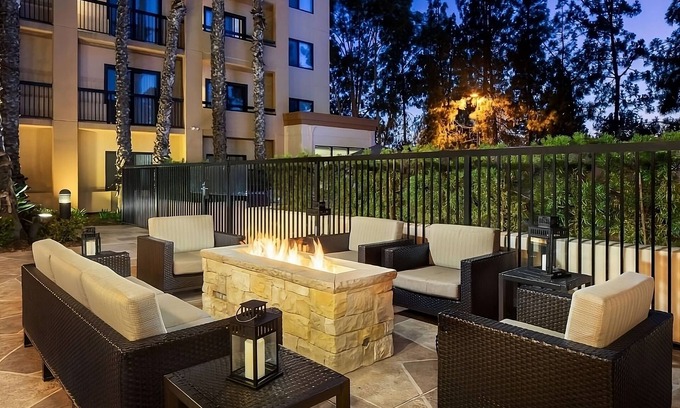 Laguna Hills Hôtel | Ensuring a Very Comfortable & Memorable Stay! Near Heisler Park, Pet-Friendly