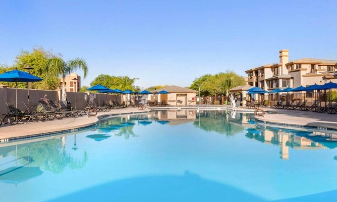 North Scottsdale Hôtel | Ensuring a Very Comfortable & Memorable Stay! Outdoor Pool, Parking!