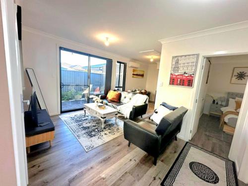 Oran Park Appartement | Entire 2br, hideaway