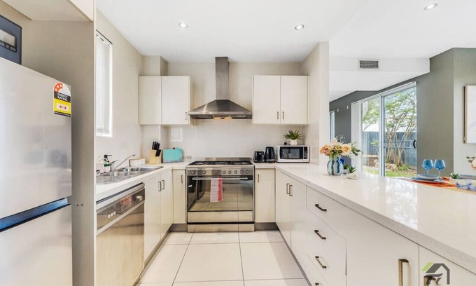 Baulkham Hills Maison | Entire 3 bedrooms Townhouse in Baulkham Hills