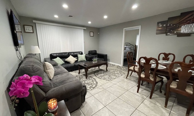 Harvey Maison | Entire 3bd home Comfortable Private