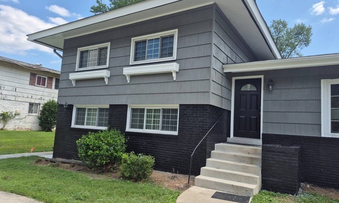 White Oak Maison | Entire 5 bedroom house near DC and Metro