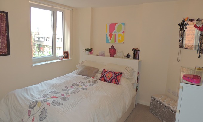 Finchley Appartement | Entier Apt - Lovely Clean 1 Chambre à Leafy North London avec parking privé