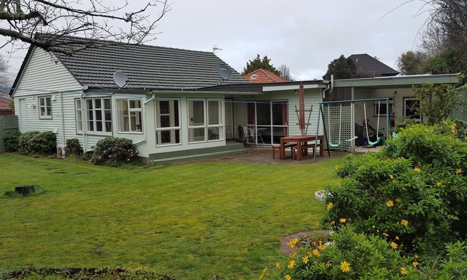 Lower Hutt Maison | Entire Bunglow in Central Hutt with FREE-WiFi