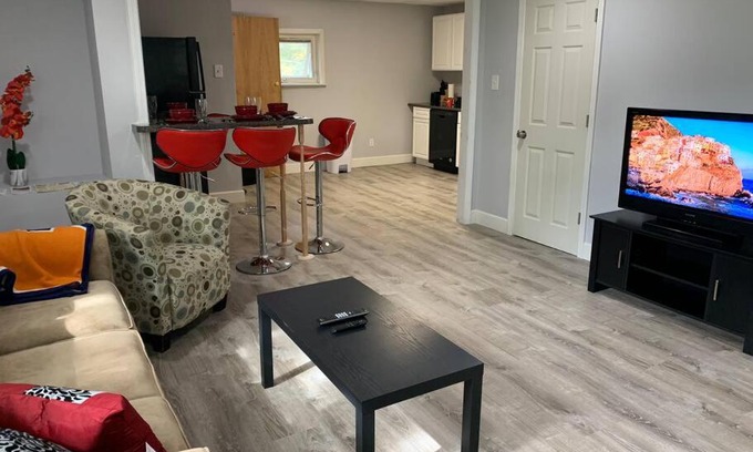 Niagara Falls Maison | Entire Condo Minutes from Niagara Falls (USA)