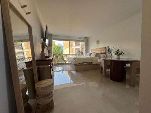 Plateau - Mont-Valerien Appartement | Entire Cozy Studio Walk to La Défense Arena