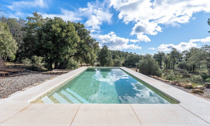 Montblanc Maison | Maison de vacances entière 'Mas De L'Arlequi' avec vue sur les montagnes, piscine privée et Wi-Fi