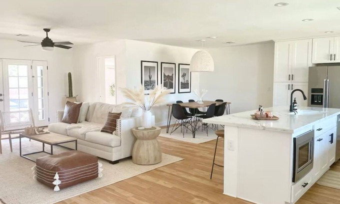 Litchfield Park Maison | Entire Home: A Modern Desert Oasis