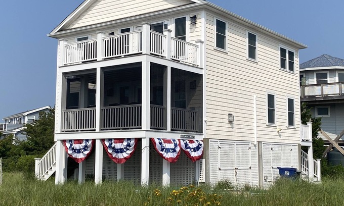 Charlestown Maison | BEACH HAVEN RI - CHARLESTOWN BEACH